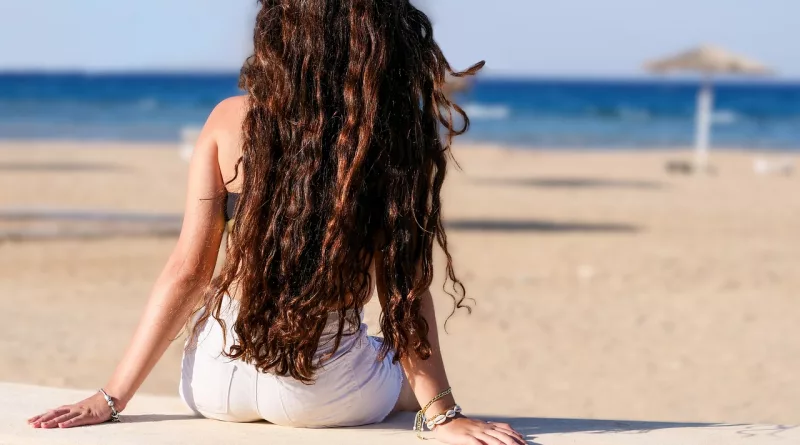 ¿Sabes cómo cuidar tu pelo en verano?